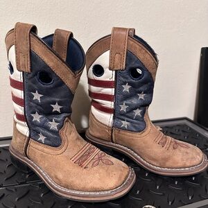 Cody James American flag cowboy boots